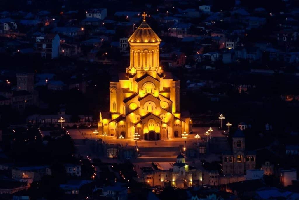 gurcistan-turu-sameba-katedrali-tiflis
